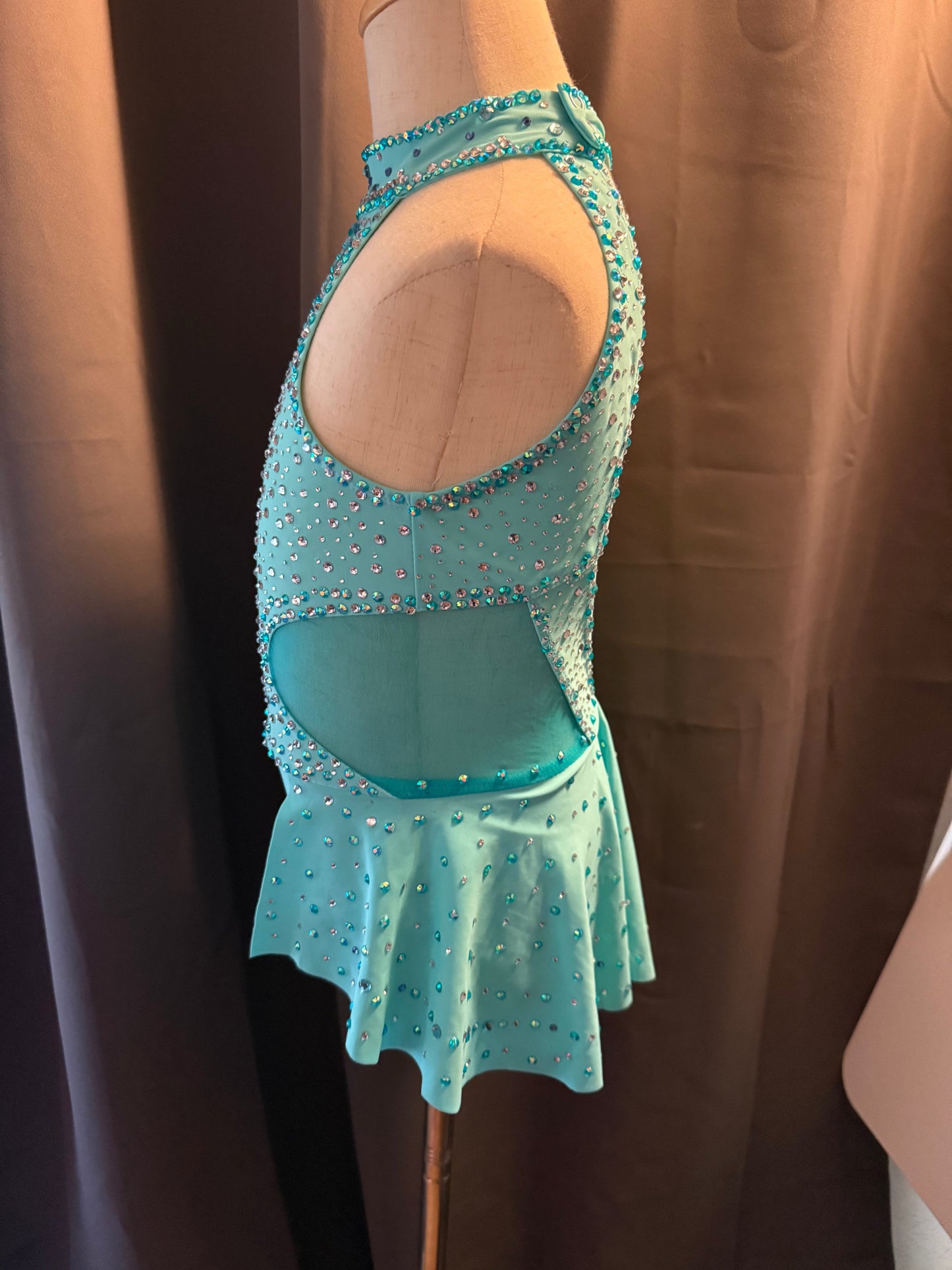 Electric Aqua – Child Small (US 6) Aqua Sparkle Jazz Dance Costume