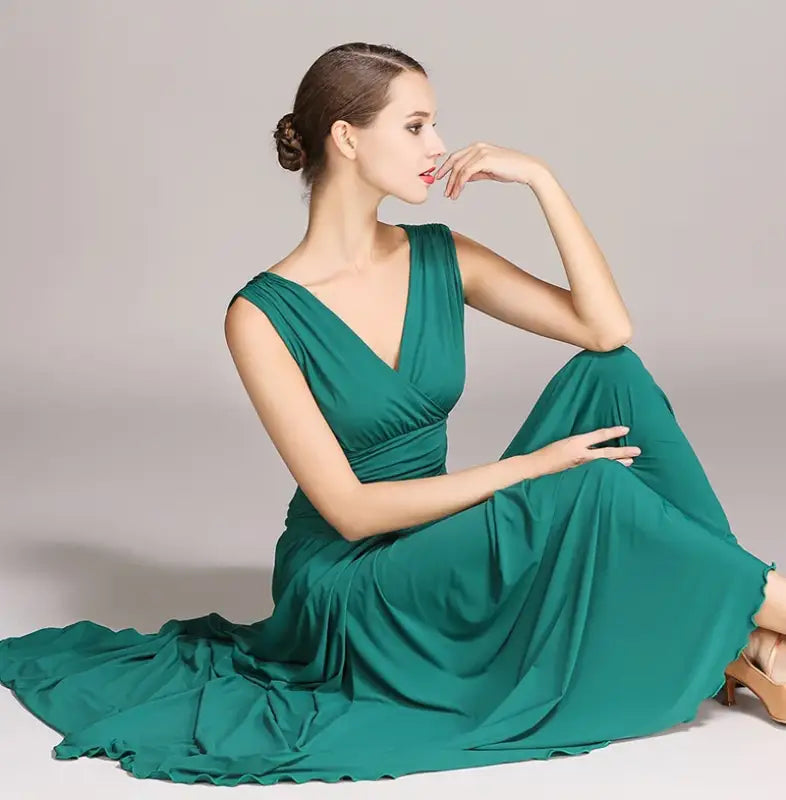 Elegant green V-neck dress.