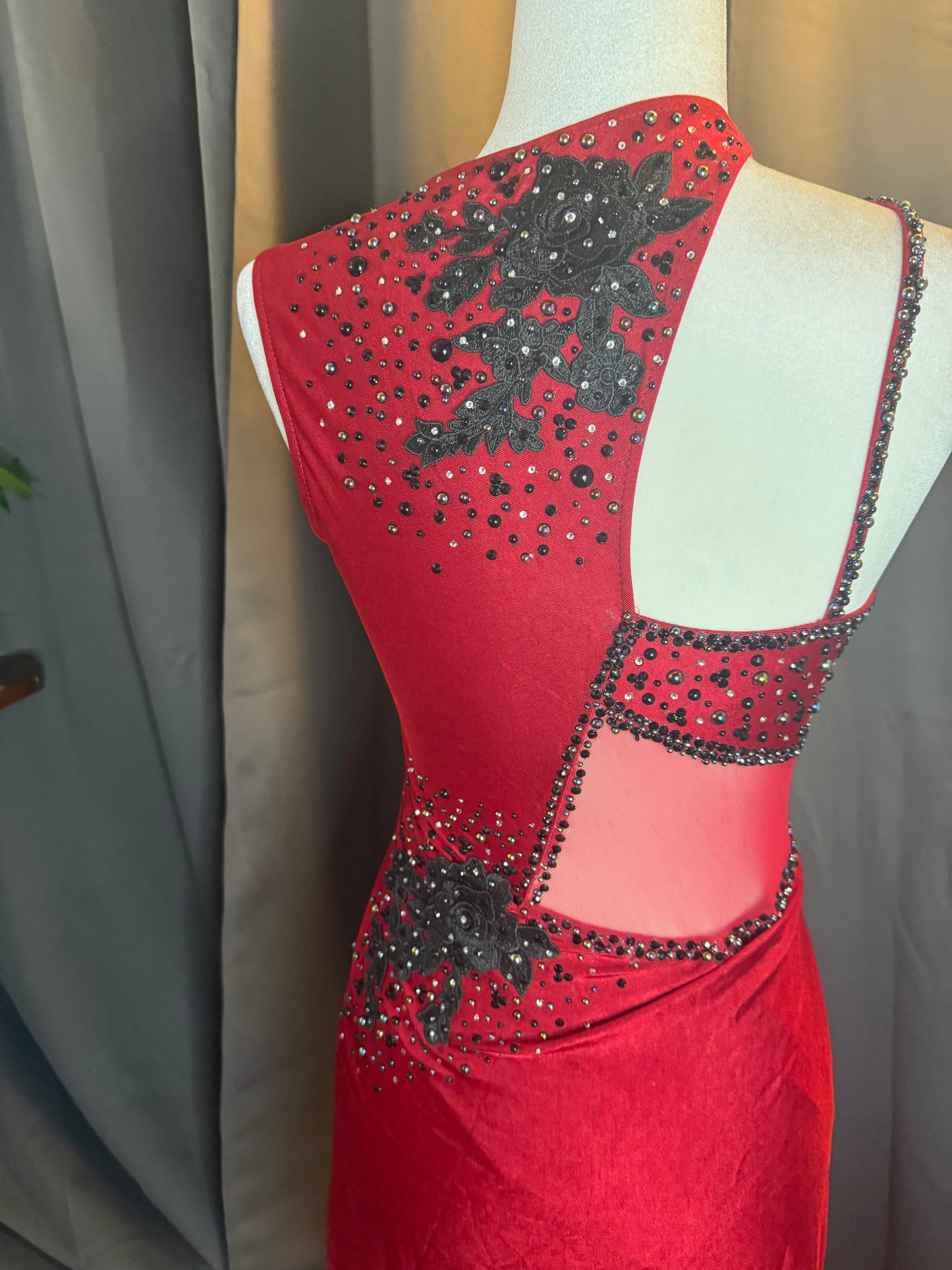Scarlet Tango - Adult Medium Red. Uneven Hem Costume with Black Rose Appliqués